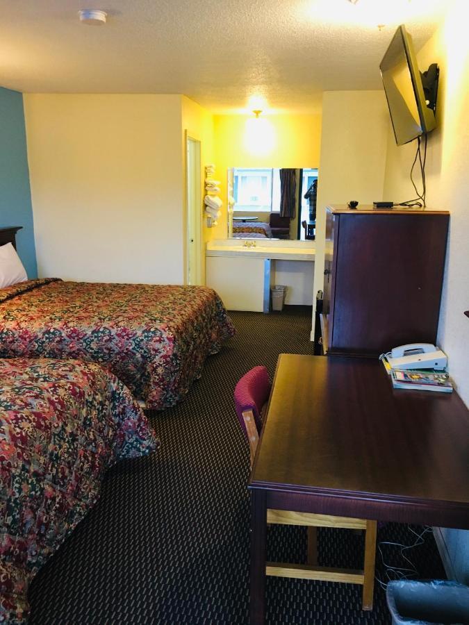 Budget Inn Caravan Motel Harrisonville Exterior foto
